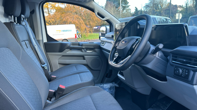 Ford Transit Custom 320 L1 Petrol Fwd 2.5 PHEV 232ps H1 Van Limited Auto - Image 6